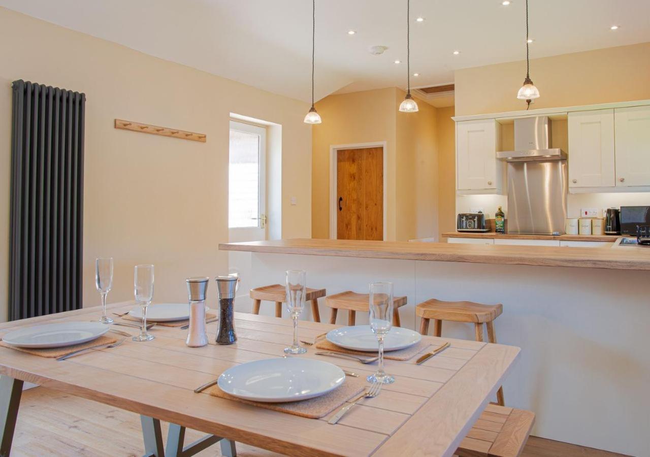 The Barn In Longhope - Luxury Barn Conversion Exteriör bild