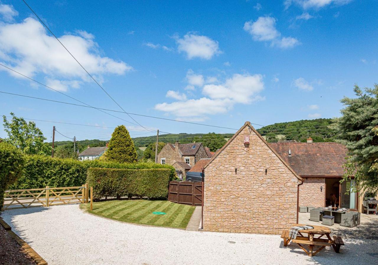 The Barn In Longhope - Luxury Barn Conversion Exteriör bild