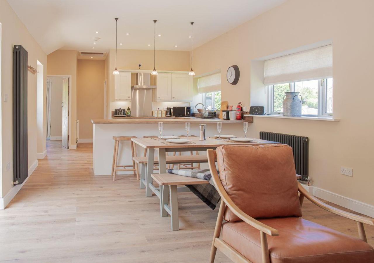 The Barn In Longhope - Luxury Barn Conversion Exteriör bild