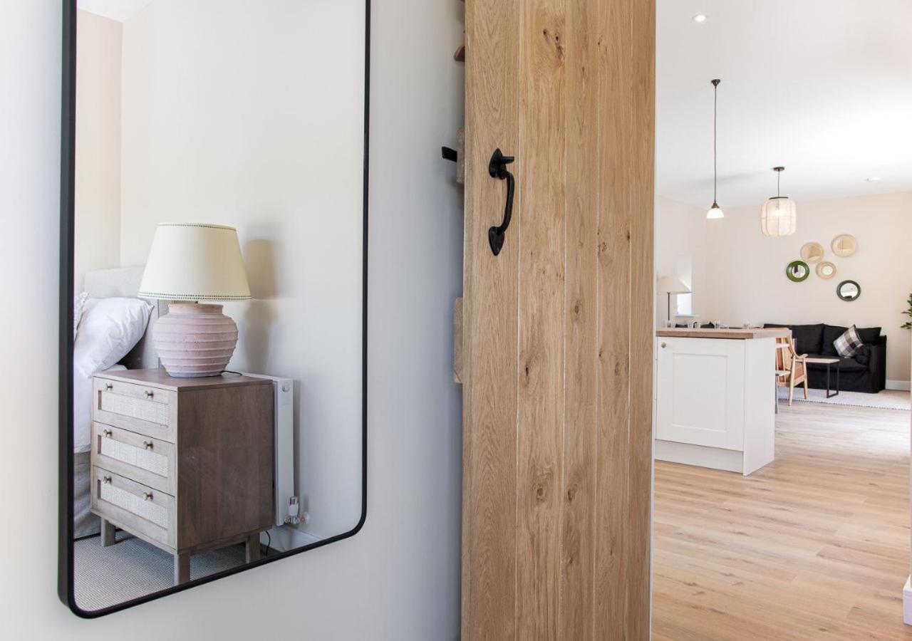 The Barn In Longhope - Luxury Barn Conversion Exteriör bild