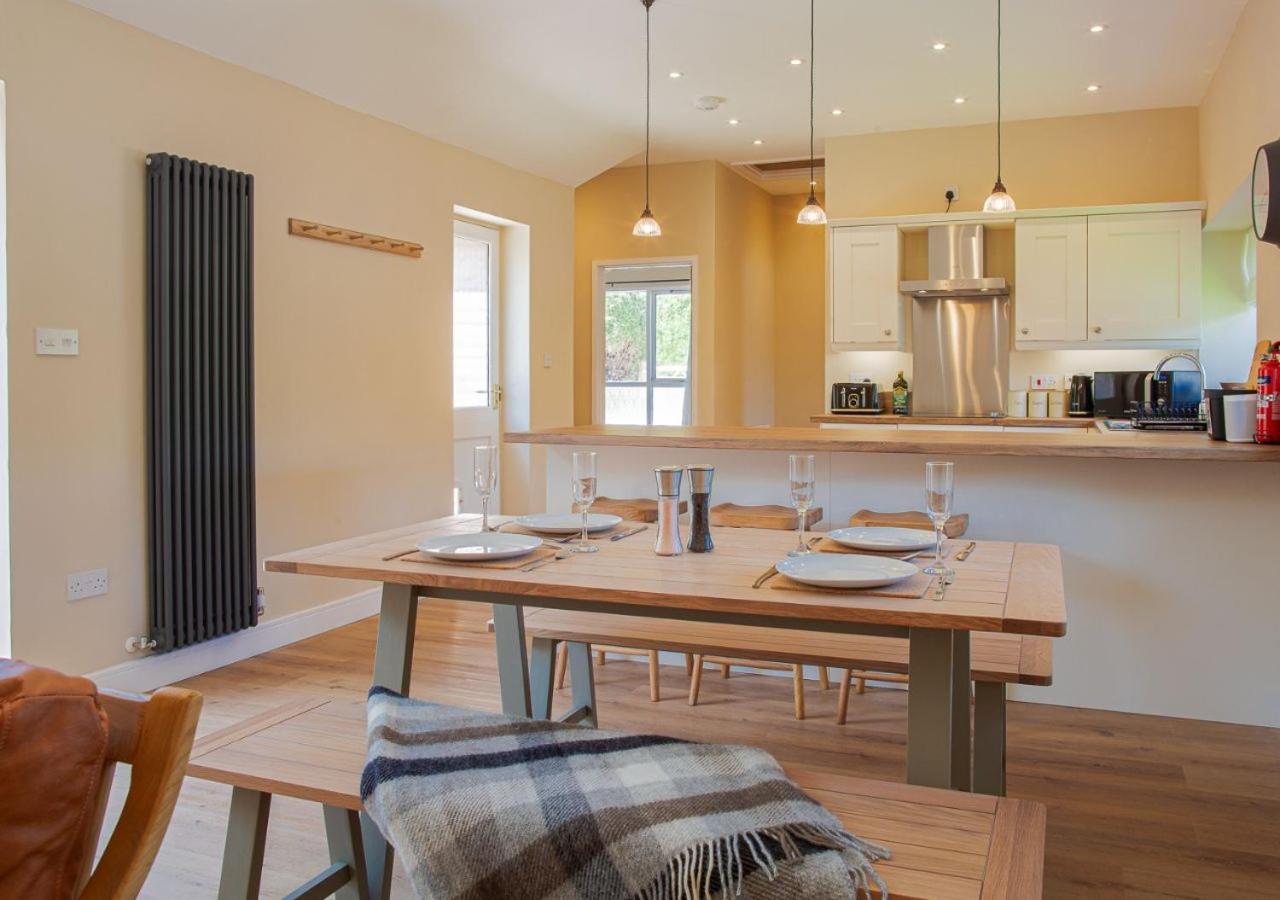 The Barn In Longhope - Luxury Barn Conversion Exteriör bild